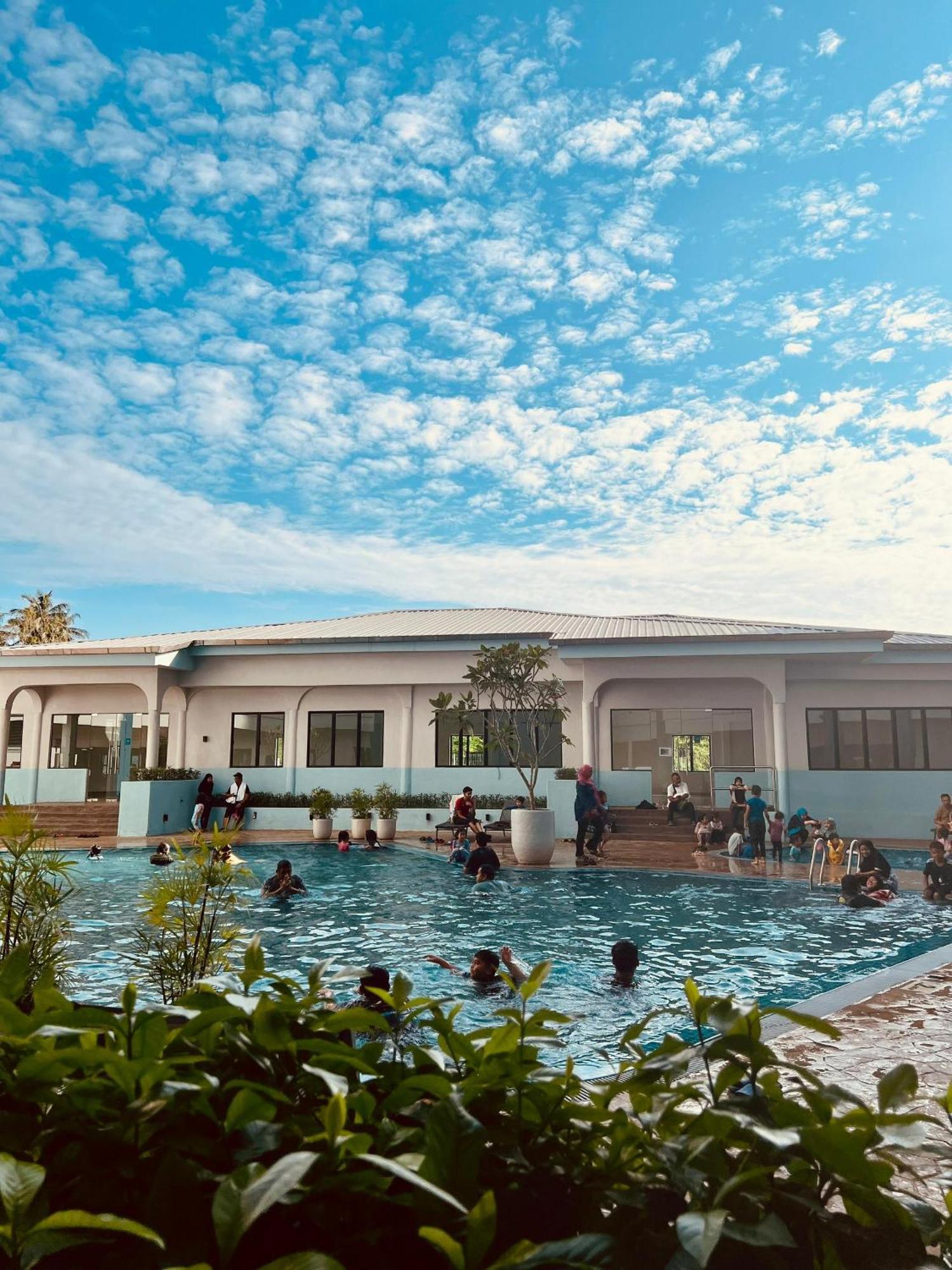 Mutiara Melaka Beach Resort Condominium,Pantai Puteri Melaka Exterior photo